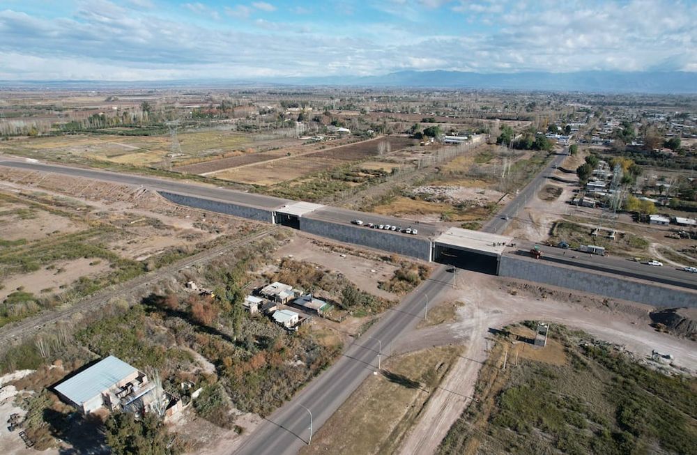 Restan los trabajos en la zona de vinculación entre la ruta 7 y la 40 para la Variante Palmira. Prensa Gobierno.