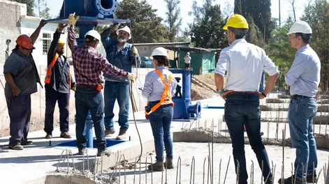 el gobierno oficializo el financiamiento para terminar una obra clave de agua en la favorita: los detalles