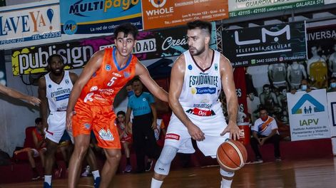 El base cordobés, Federico Grenni, exRivadavia, fue la gran figura del partido con 21 puntos. / Gentileza: Carlos Gustavo Lozano.