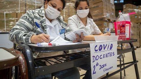 Los Andes | Más allá del error de comunicación, en el sistema formal figuran los datos correctos de los docentes vacunados y los que no lo están. 25% de los trabajadores ya tiene, al menos, la primera dosis. Foto: Ignacio Blanco / Los Andes.