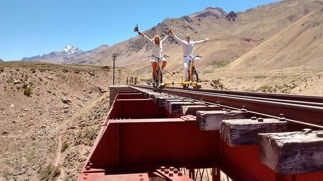 Los Andes | Paisajes desconocidos, la cordillera desde las vías del tren trasandino. Puente del ferrocarril Trasandino sobre el Río Mendoza en Penitentes