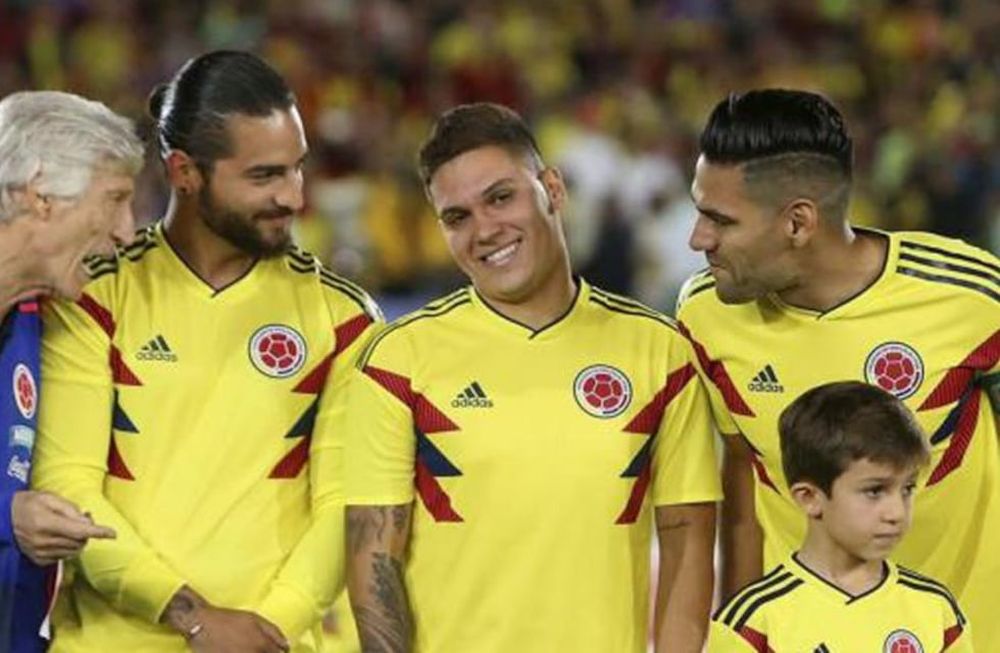 El colmo de los colmos: Maluma enojado con el “Dibu” Martínez por su gesto sexista