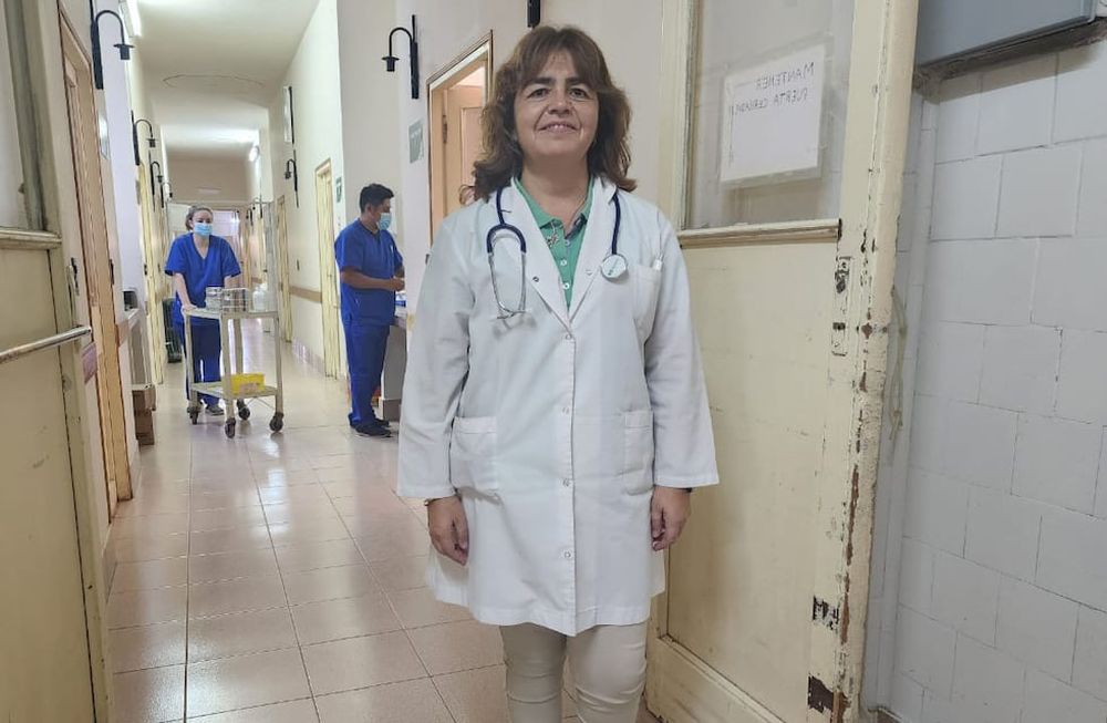 La doctora Andrea Villalba es jefa de servicio de Infectología del hospital Lencinas.