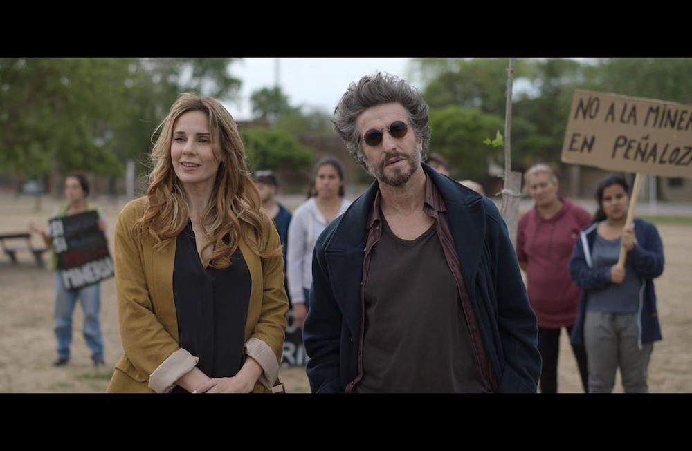 Doble Discurso es la nueva cinta protagonizada por Diego Peretti y Julieta Cardinali.