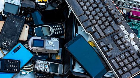 Los Andes | Aparatos electrónicos abandonados en el hogar a pesar de que aún funcionan.