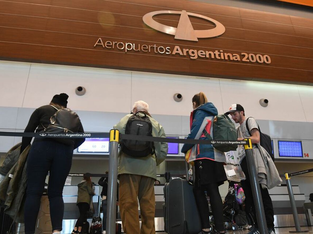Casi 150 pasajeros varados en el aeropuerto de Mendoza por “un inconveniente técnico”