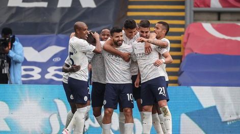 Festejó el Kun, para poner al City en lo alto, aunque debe esperar si pierde su vecino, el Manchester United.