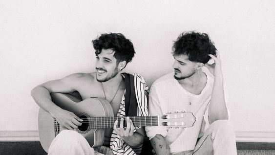 de madrid a mendoza: llega el duo de flamenco-pop morochos a hualta winery hotel de madrid a mendoza: llega el duo de flamenco-pop morochos a hualta winery hotel