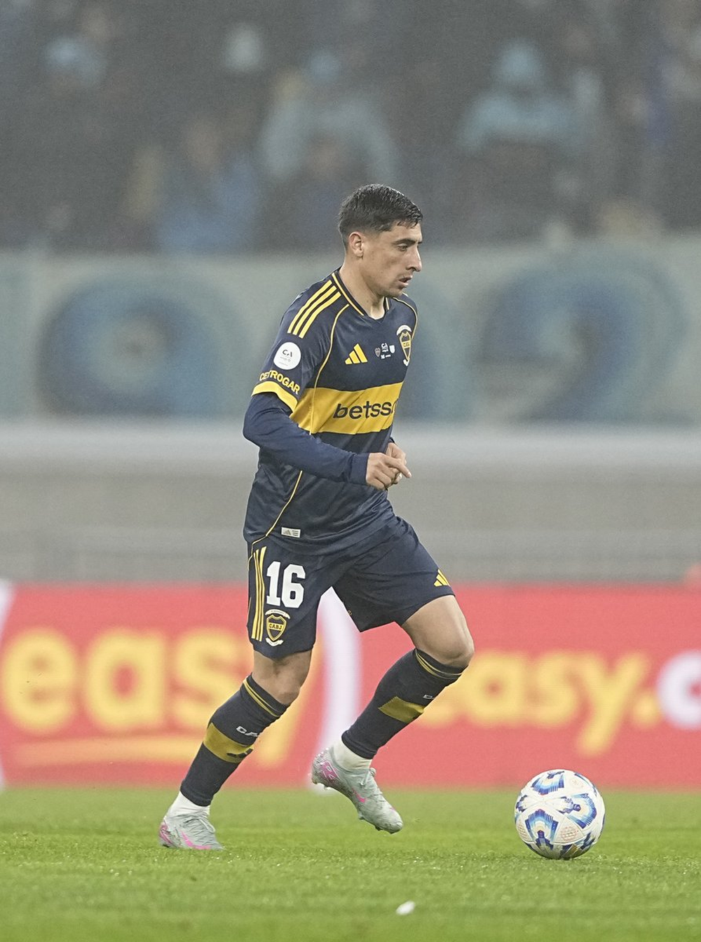 El delantero uruguayo, Miguel Merentiel integraría el once titular del equipo Xeneize.