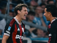 Racing vs River por la Fecha 14 del Torneo Apertura de la Liga Profesional.