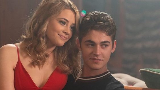 La secuela de ‘After: Aquí empieza’ sigue a Hardin Scott (Hero Fiennes Tiffin) y Tessa Young (Josephine Langford), inmersos en las secuelas de su ruptura.