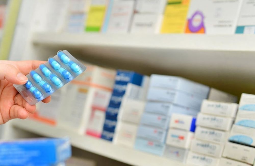 El Gobierno pidió de urgencia a los laboratorios una rebaja masiva en medicamentos