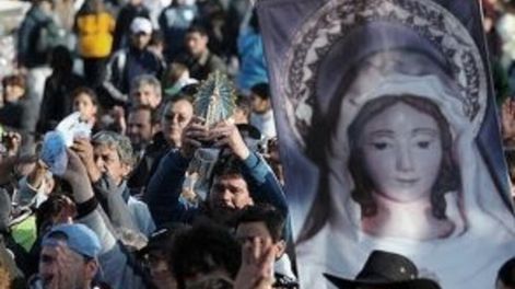Miles de jóvenes de todo el país inician la peregrinación a la Virgen de Luján