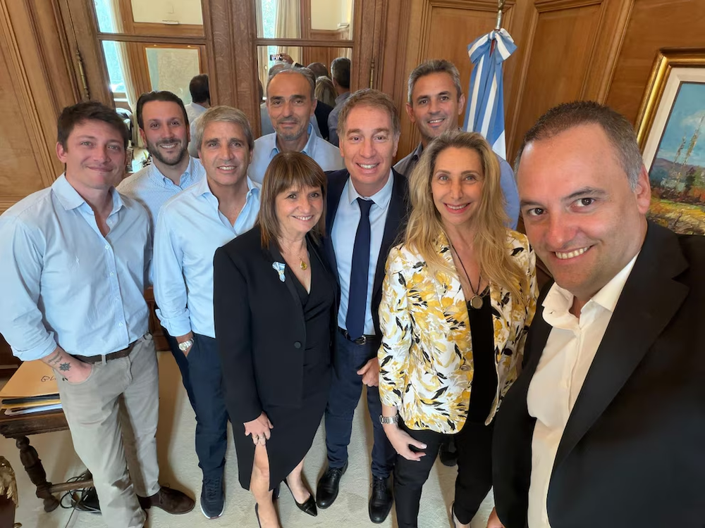 La mesa política se reúne y trabaja en la Reforma Labora, la Ley Penal Juvenil y la Ley de Glaciares.