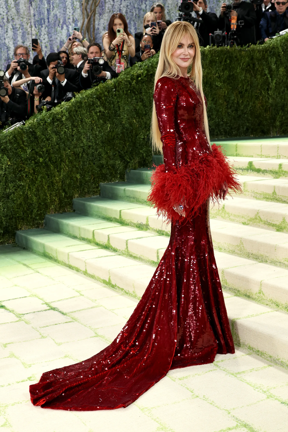 La actriz viste Chanel. 