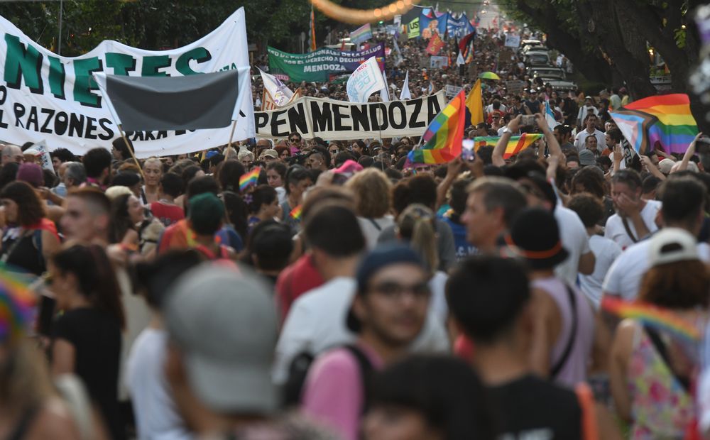 Marcha Federal LGBTIQ+ en Mendoza. Foto: Ramiro Gómez / Los Andes