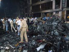 Un vuelo de Air India con 242 personas a bordo se estrelló este jueves poco después de despegar del Aeropuerto Internacional Sardar Vallabhbhai Patel