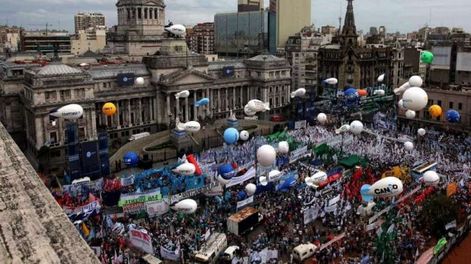 Militancia versus democracia - Por Luis Petri