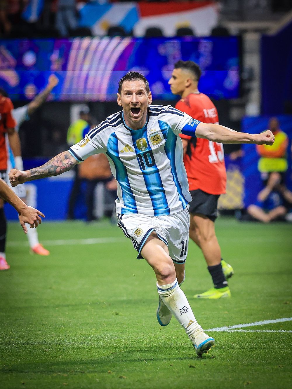 Messi desata el festejo de su gol, ese que alcanzó la igualdad y devolvió el alma a millones de argentinos. 