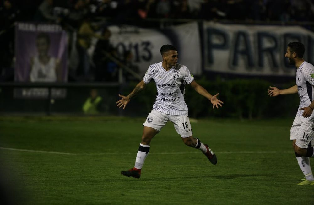 Fernández o cómo pegarle con chanfle al segundo palo