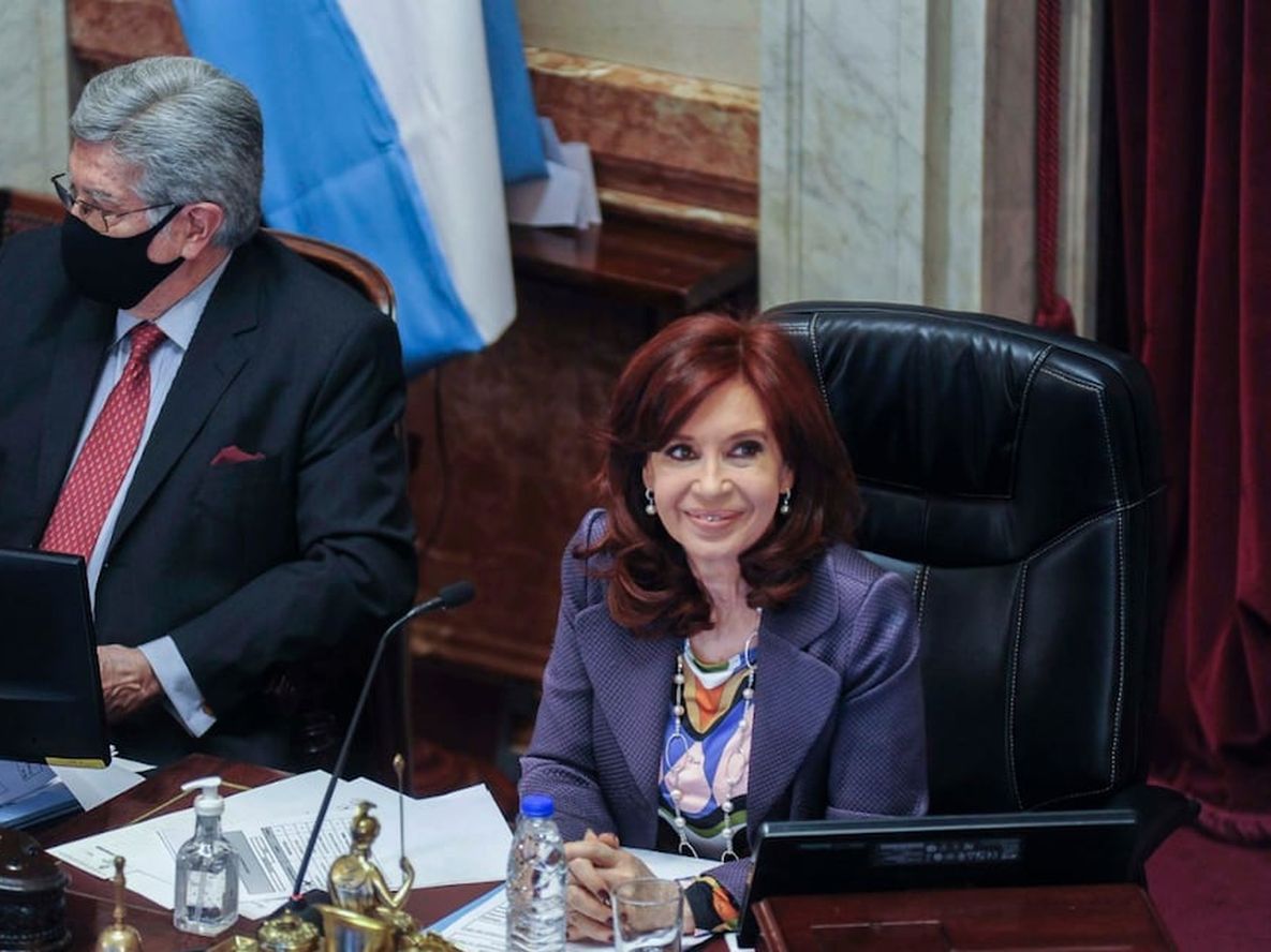 Cristina Fernandez de Kirchner, el Senado debate el proyecto de la Casa Rosada para limitar más los fondos que recibe la Ciudad
