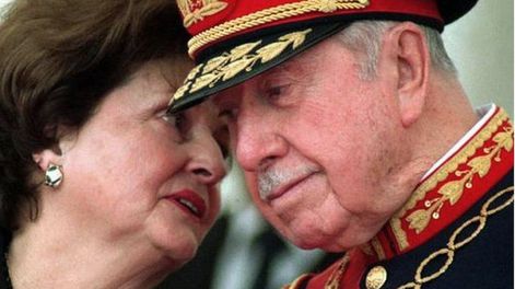 Lucía Hiriart y Augusto Pinochet.