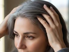 vinagre de manzana en las canas: por que lo recomiendan y para que sirve