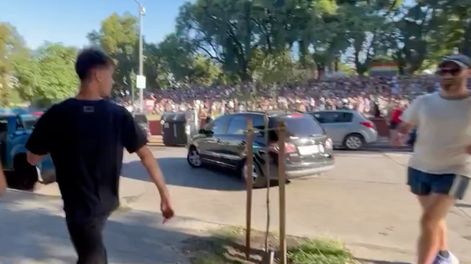 Echaron de una asamblea LGBTQI+ al polémico influencer lbertario Marco Palazzo. Foto: Captura de video