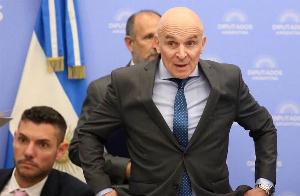 El diputado José Luis Espert, recientemente afiliado a La Libertad Avanza, insta a los bonaerenses a no pagar impuestos tras las subas dispuestas por el gobernador Axel Kicillof.