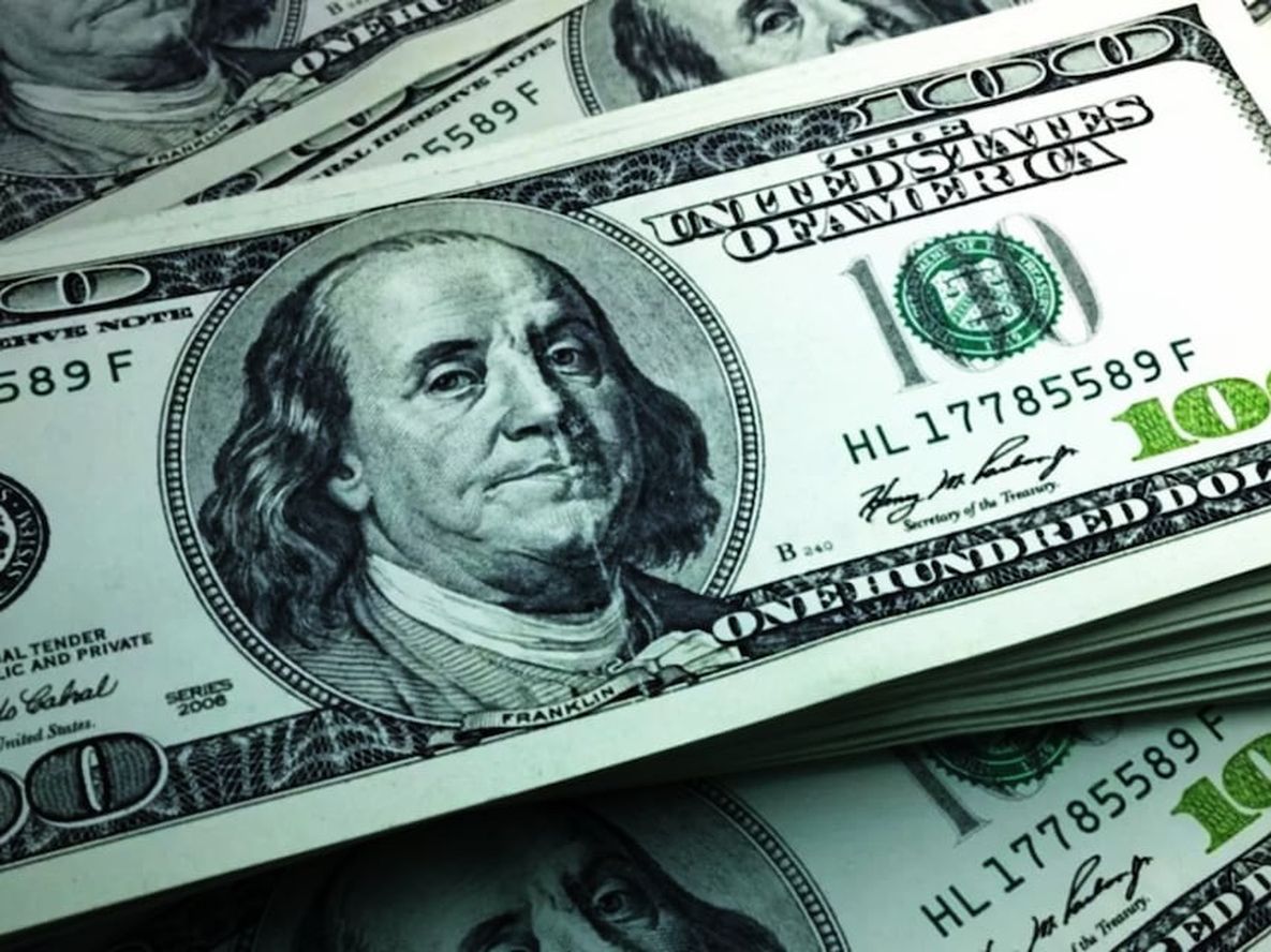 Durante la última semana el precio de la moneda norteamericana avanzó $ 30 en el mercado oficial.