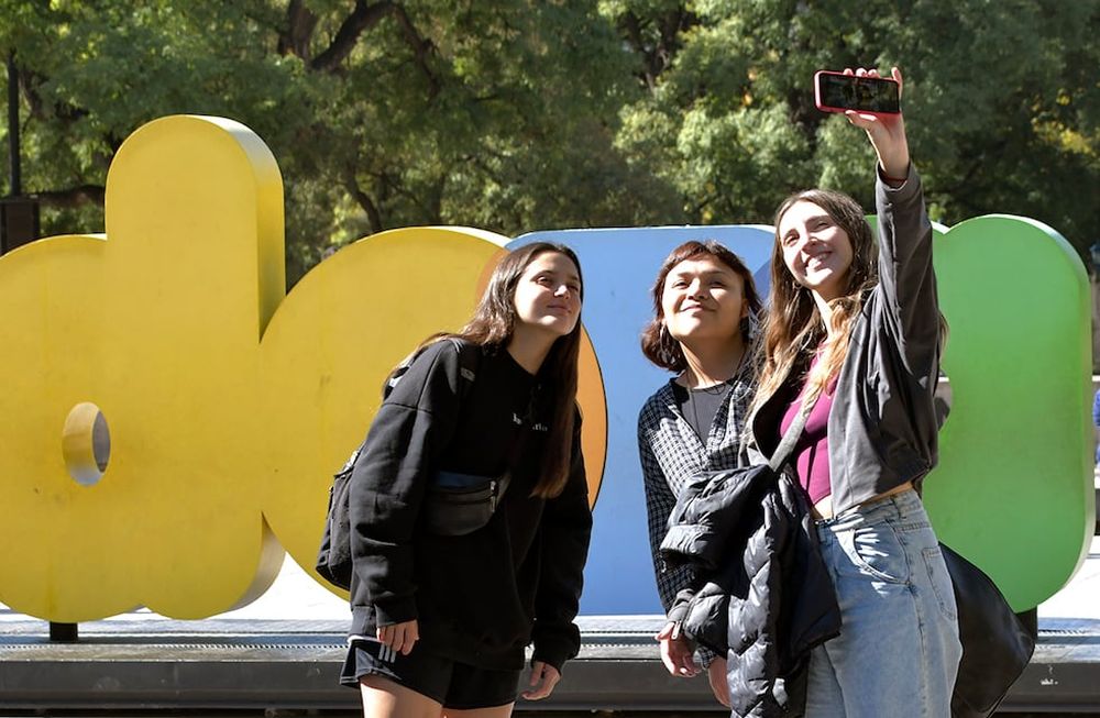 Mendoza será sede el mundial de Fútbol Sub 20, y el gobierno comenzará la capacitación turística para los agentes que intervienen en el evento desde el 11 de mayo.Foto: Orlando Pelichotti