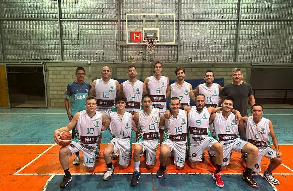 El equipo de Marcelo Lucero, Capital, es el único puntero del Nivel UNO. / Gentileza.