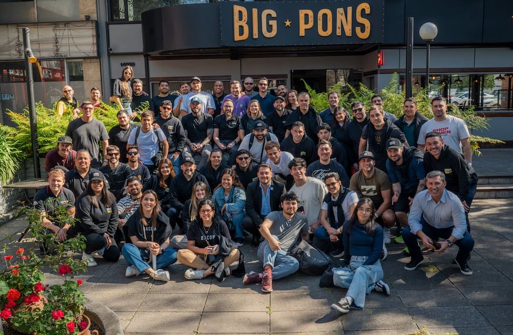 Los gastronómicos del mundo hamburguesero.  se reunieron en Burger Palusa, celebrando la creatividad y la pasión por la gastronomía en el Tribuna Plaza.