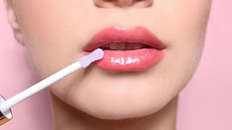 Los 3 gloss de farmacia buenos, bonitos y baratos para lucir una boca súper jugosa.