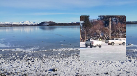 Peligro al volante: ingresaron con camionetas 4x4 a una laguna congelada para hacer trompos sobre el hielo.