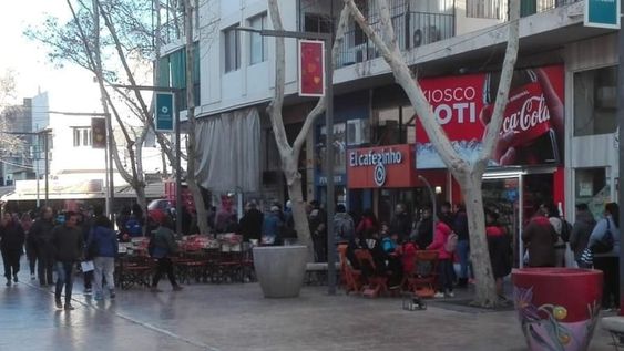De no creer: cientos de sanjuaninos formaron una fila de 200 metros por un falso viral