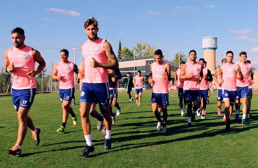 Clima distendido. El plantel de Godoy Cruz vivió una semana tranquila después de la victoria y quiere continuar por esa senda. / Prensa Club Godoy Cruz.