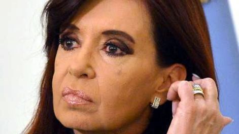 Cristina, ante dos deserciones cruciales