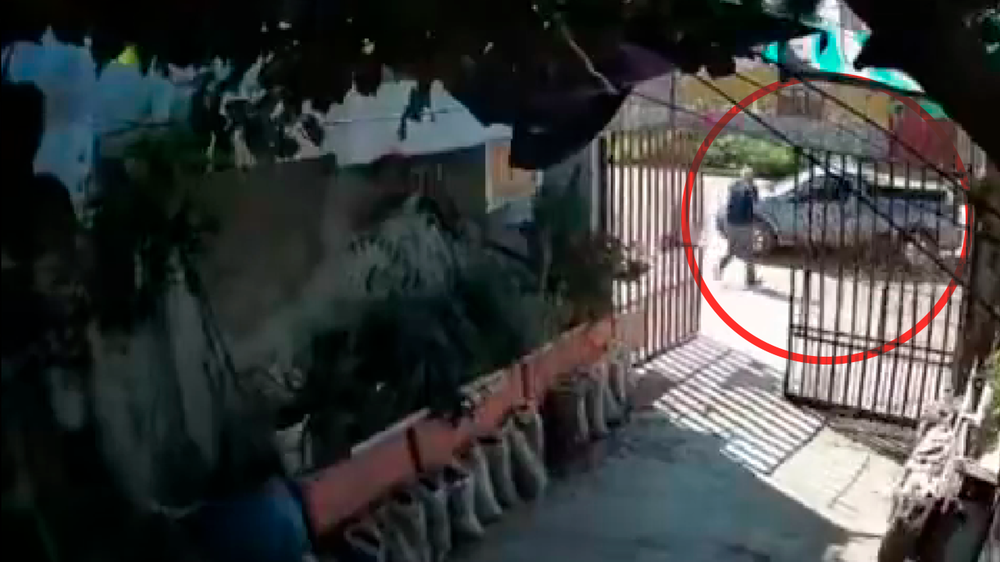 Un jubilado fue arrastrado al intentar evitar el robo de su vehículo.