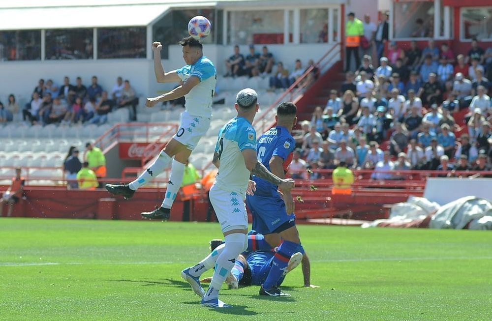 Tigre pegó primero ante Racing en el Ducó (Foto: Prensa CAR).
