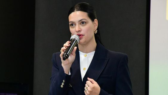 La dirigente peronista suma un nuevo movimiento en la carrera provincial mientras el PJ empieza a discutir sus candidatos para 2027.