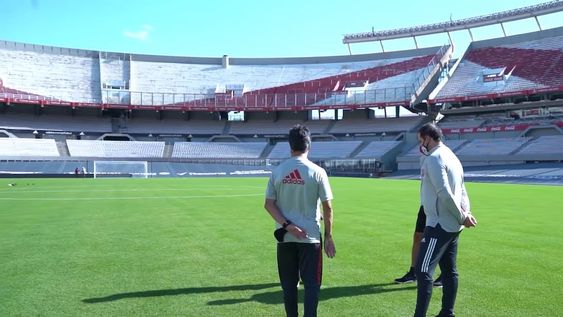 El Estadio Monumental se luce con el césped natural de una empresa mendocina