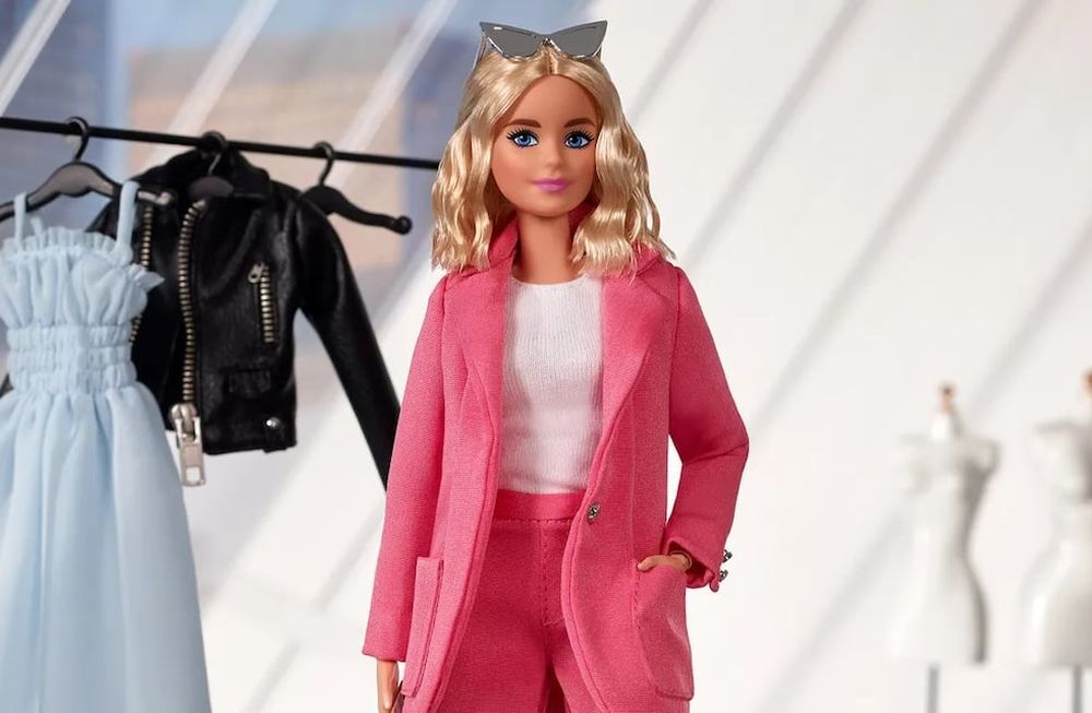 Un usuario de Tik Tok recrea escenas enteras de películas con muñecas Barbie.