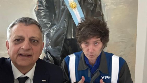 Horacio Marín, CEO de YPF junto al presidente Javier Milei. Horacio Marín, CEO de YPF junto al presidente Javier Milei.