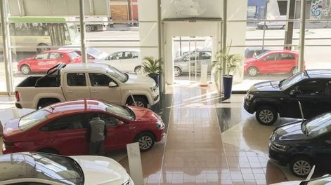 En medio de la fuerte caída de ventas, el precio de los autos comenzó a bajar. Gentileza: Noticias Argentinas.