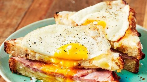 Croque Madame: la receta del sándwich francés para hacer un brunch perfecto.