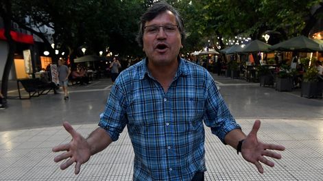 Enzo Víctor Arrieta festejó en soledad el triunfo de Racing / Orlando Pelichotti.
