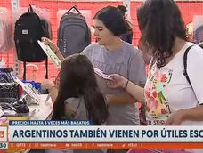 Turistas argentinos arrasan en Chile con útiles escolares (T13)