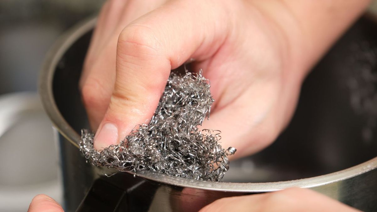 Por qué la virulana de acero está dejando de usarse en la limpieza y cuáles son las alternativas más seguras