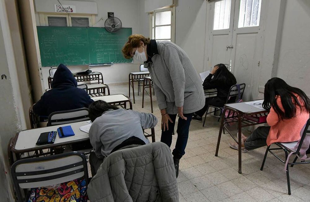 Muchos chicos no asisten a clases presenciales por enfermedades preexistentes o por decisión familiar ante el miedo de contagiarse de Covid-19. - Foto: Orlando Pelichotti / Los Andes